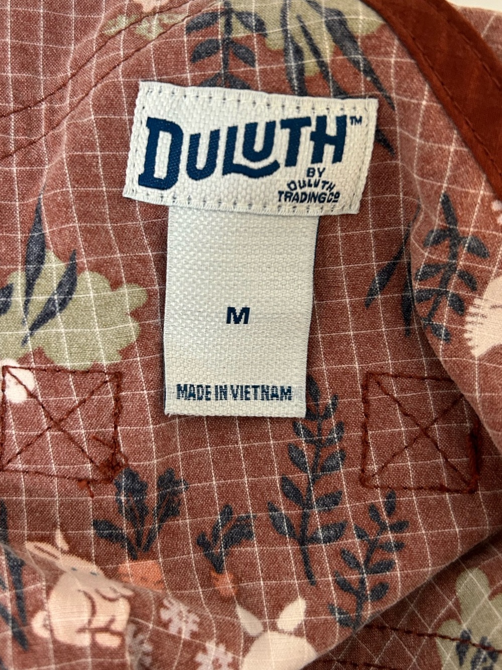 Duluth Trading Co. Gnomes Bunnies Chickens Heirloom Gardening Bib Short Overalls - Picture 4 of 15